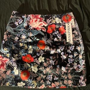MinkPink mini skirt size medium NWT NEVER WORN! Boho style, silk